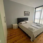 Leones Villa